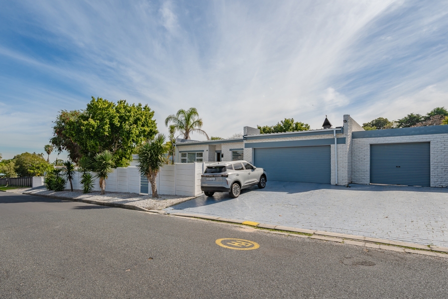4 Bedroom Property for Sale in Briza Western Cape